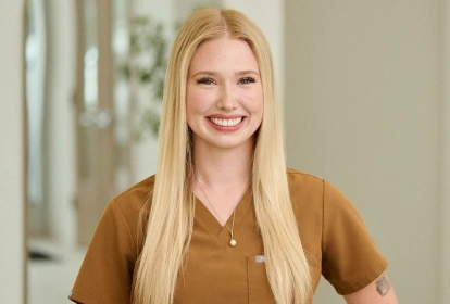 Portrait of Katelynn, Registered Dental Assistant and Oral Care Pro at Ro Dental Group in Calgary, AB.